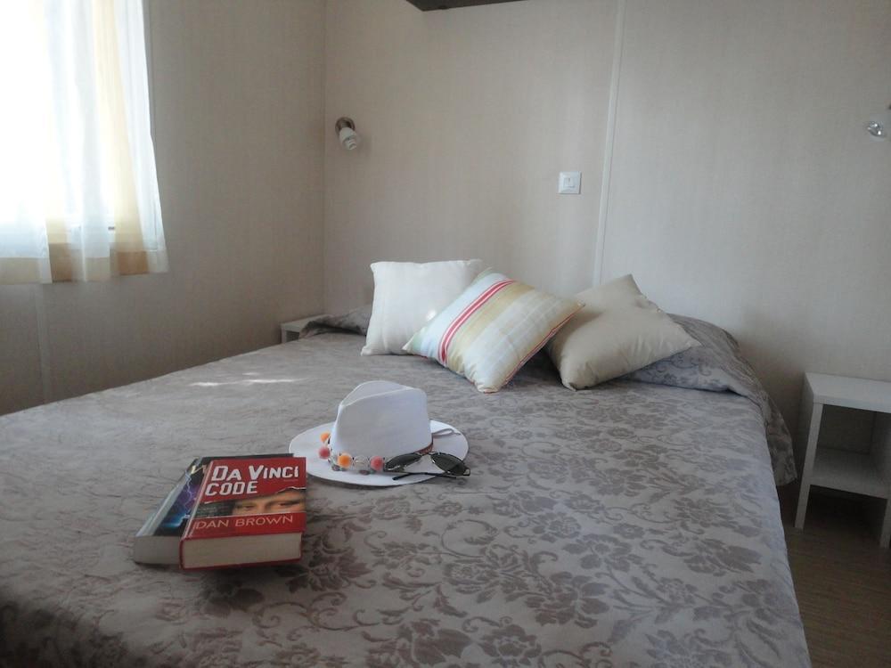 Campsite Les Acacias Frejus